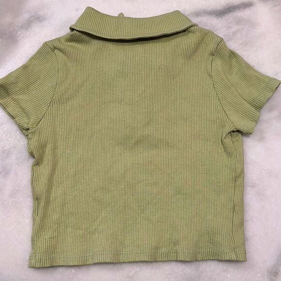 Altar’d State Juniors XS Sage Green Collared Button Down Ribbed Cropped T-Shirt - Picture 2 of 3